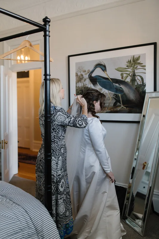 Yulia Kuzmina working as a hair and makeup artist in the Southern Highlands, photograph 02