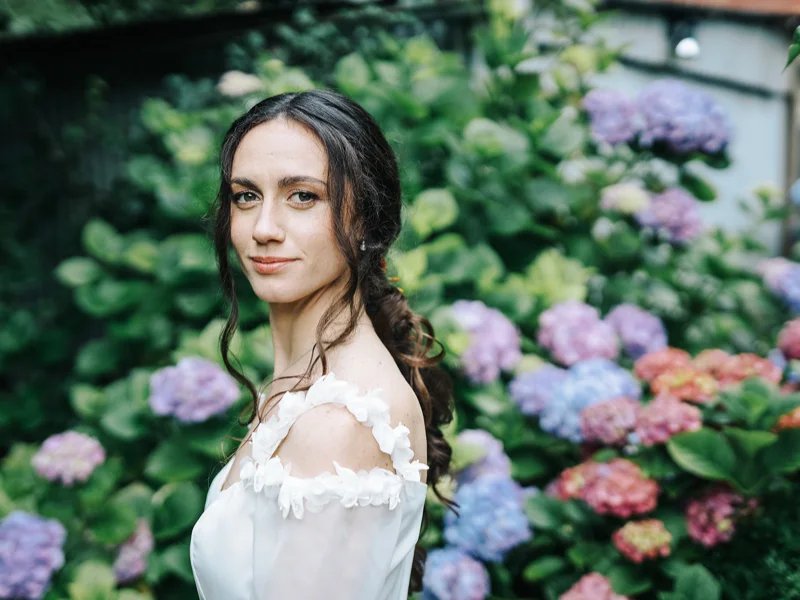 Professional bridal makeup and hair styling by Yulia Kuzmina
