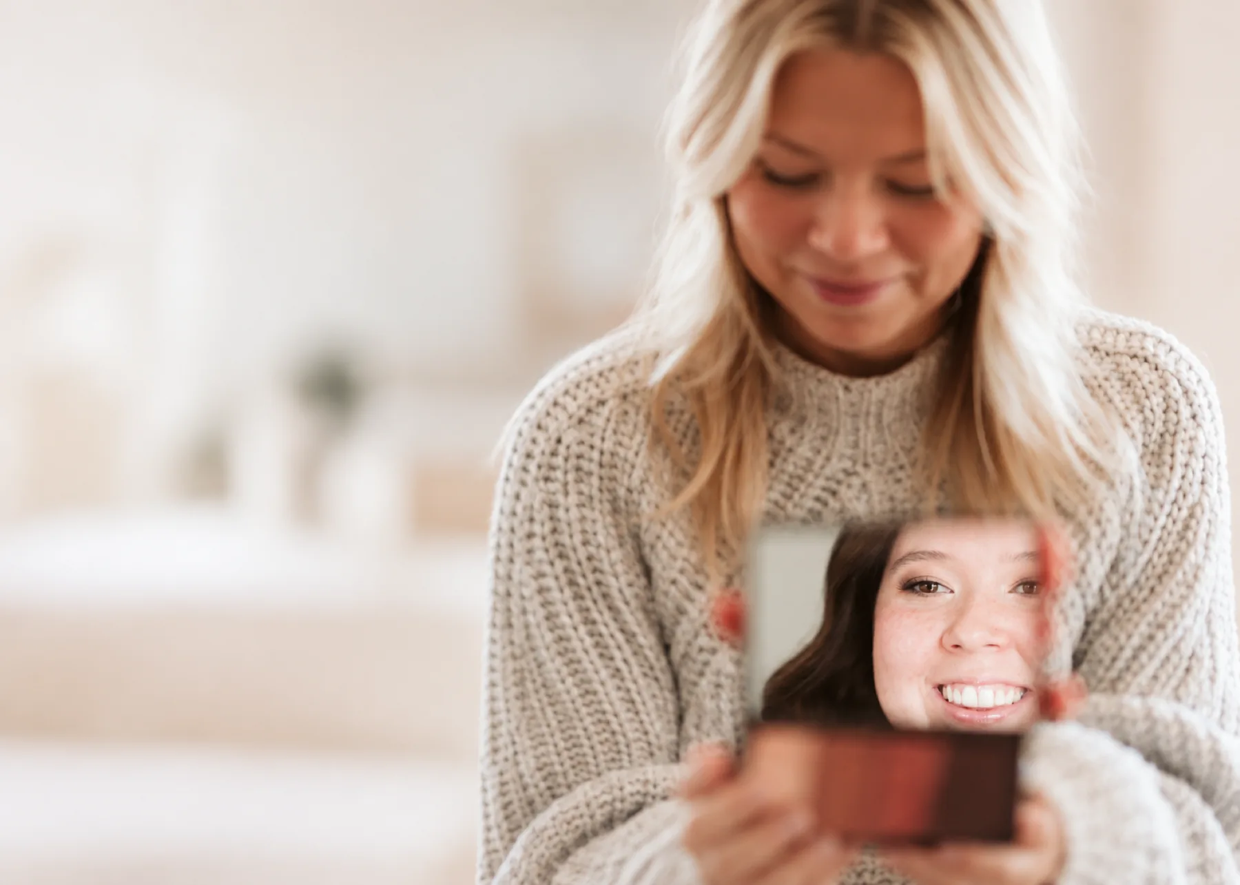 Gift card for personalised makeup, hair and beauty services by Yulia Kuzmina