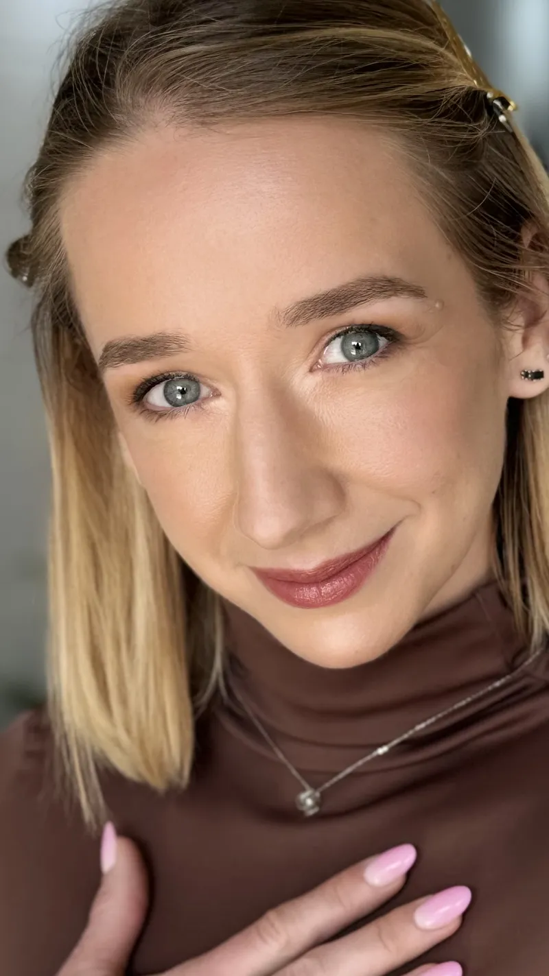 One to one makeup lesson with Yulia Kuzmina